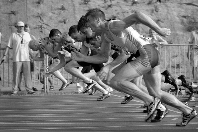 Estudiantes en carrera de atletismo